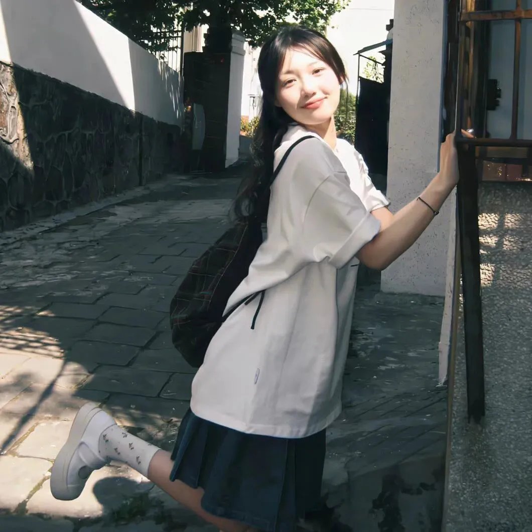 壁花女孩梦游中